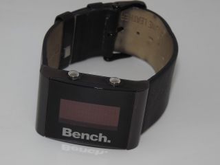 Bench - Digitale Armbanduhr Bild