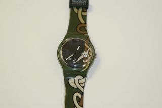 Swatch Armbanduhr Mit Individuellem Olive - Farbenem Armband Bild