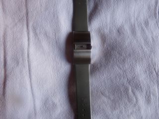 Dkny Armbanduhr Grau Mit Steinchen Bild