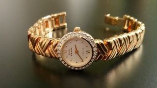 Goldene Saval Swiss Damen Uhr Swiss Made Bild