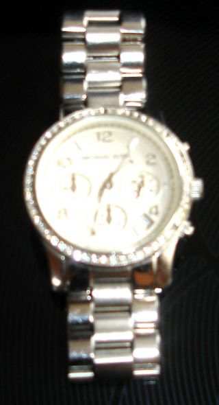 Michael Kors Mk 5083 Armbanduhr Analog Damen Silber Mit Steinen Elegant Top Ware Bild