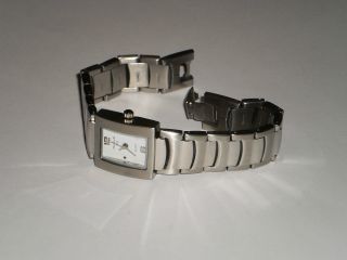 Orig.  Magnum Armbanduhr Silberfarben Neuwertig Bild