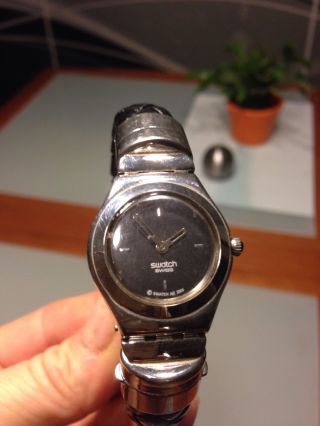 Seltene Swatch Irony Gelochtenes Echtlederarmband Schwarz Clipverschluss Bild