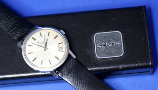 Zenith Kaliber 2562 Pc Automatik 23 Jewels Armbanduhr Uhr Swiss Made Bild