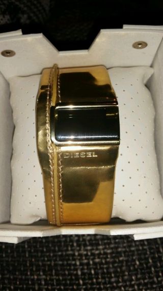 Diesel Uhr,  Gold,  Ungetragen,  Uhr,  Armbanduhr Bild