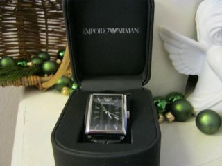 Emporio Armani Armbanduhr Luxusmarke Bild