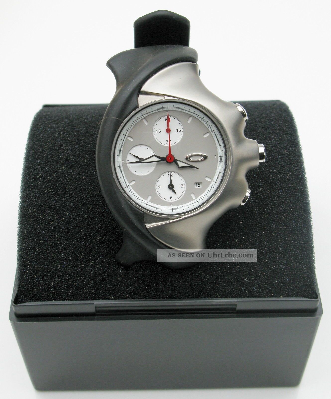 Oakley Detonator Sport Chronograph Silver - Herrenuhr - Neuwertig - Uvp War €489 Armbanduhren Bild